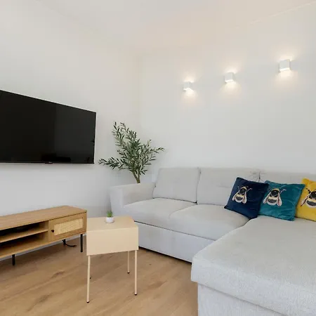 Nowoczesny Apartament Z Balkonem I Parkingiem By Rent Like 아파트 *
